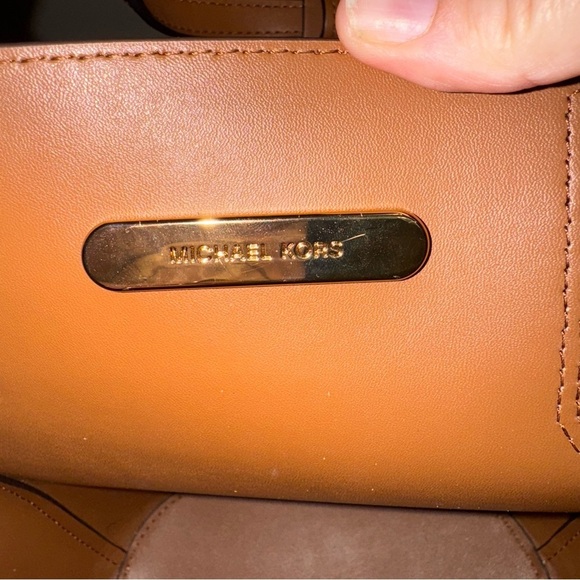 MICHAEL KORS PORTIA SMALL BUCKET PEBBLE LEATHER SUEDE TOTE BAG - Picture 7 of 9